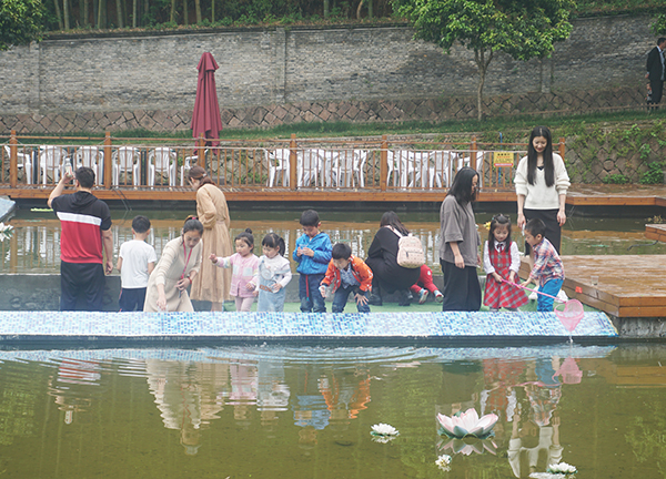 1555923879591471D8AB.jpg DSC08281.JPG